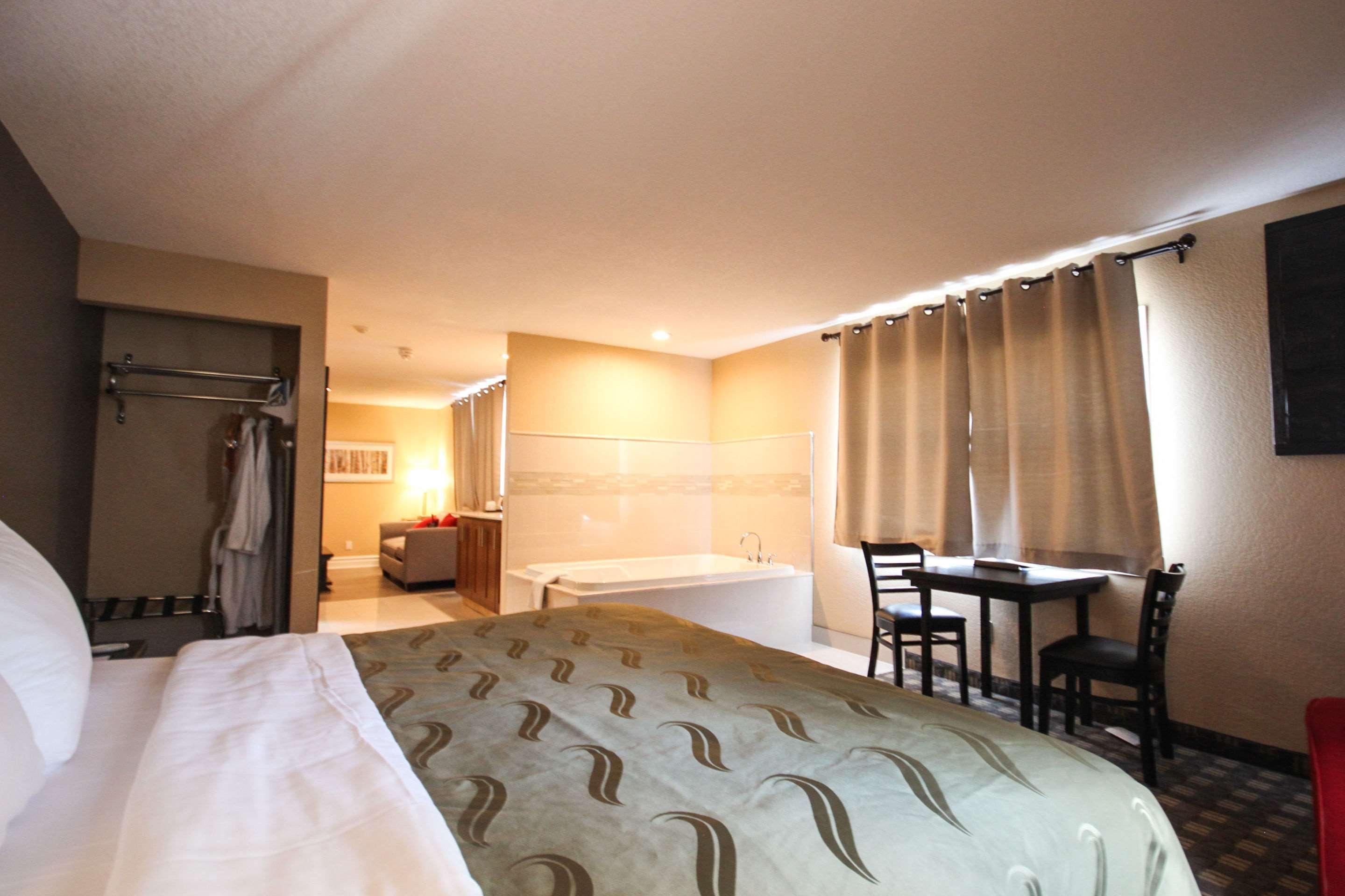 Quality Inn Bracebridge Exterior foto